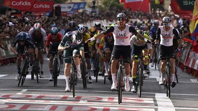 Paso de la Vuelta a España por Zaragoza en 2023. / Europa Press