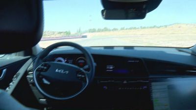 Prototipo de vehículo autónomo del ITA circulando por Motorland./ Aragón TV