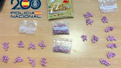 El detenido portaba 320 pastillas de éxtasis en su mochila. | Policía Nacional