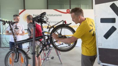 Se estima que este fin de semana pasen por Etopia un millar de amantes de las bicicletas / Aragón TV