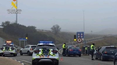 Un control de la Guardia Civil en la provincia de Huesca. / Guardia Civil