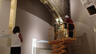Análisis de los técnicos aragoneses en el MNAC./ Europa Press