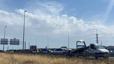 Lugar del accidente en la A-2, salida del barrio de Santa Isabel./ R. Roselló