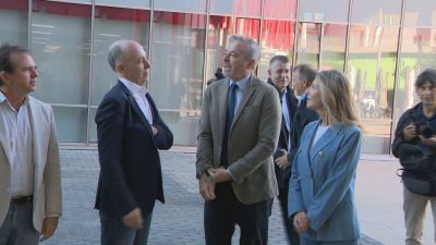 El presidente de Aragón, Jorge Azcón, este lunes junto a la vicepresidenta y consejera de Presidencia, Economía y Justicia, Mar Vaquero, y el CEO de Circe, Andrés Llombart. / Aragón TV