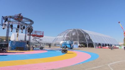 Una de las carpas del Espacio Zity, en el Recinto Ferial de Valdespartera. / Aragón TV