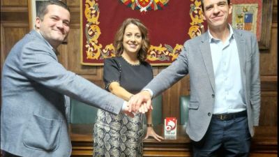 Emma Buj, alcaldesa de Teruel, junto a Jesús Gallardo, director de la Escuela Politécnica, y Javier Cenarro, director del CEFCA./ Ayuntamiento de Teruel