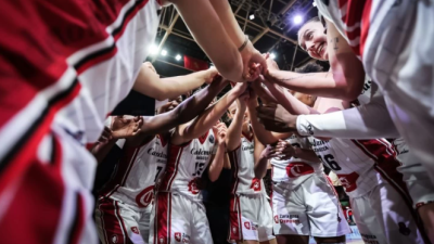 Las jugadoras del Casademont, antes de un partido. Foto: Casademont Zaragoza