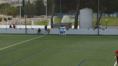 Abrazos tras el 2-1. Foto: Aragón Deporte