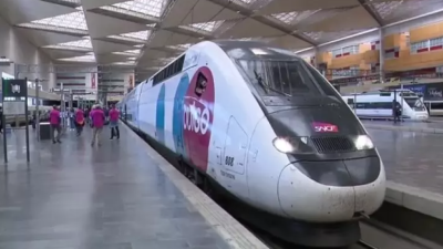 Un tren de Ouigo en la estación Delicias de Zaragoza. / Aragón TV