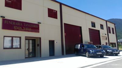 Las instalaciones de la Funeraria Navas, en Biescas. / Funeraria Navas