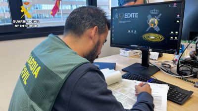 La Guardia Civil investiga a 15 personas en el marco de una ciberestafa que asciende a casi 400.000 euros./ Guardia Civil