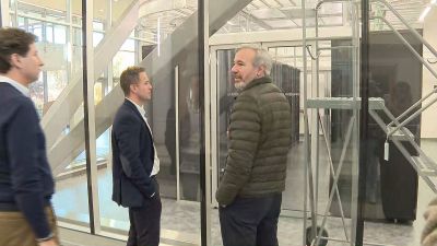 El presidente del Gobierno de Aragón Jorge Azcón ha visitado varios centros de datos que Microsoft tiene en Leesburg. / ARAGÓN TV
