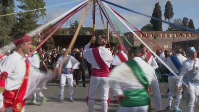 Danzantes de Huesca. / Aragón TV