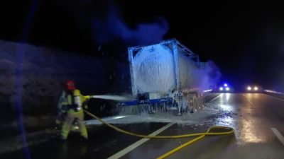 En el lugar del siniestro se han personado tres vehículos y seis bomberos de la Diputación de Teruel (DPT). / DPT