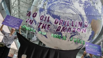 Protesta contra los combustibles fósiles durante la clebración del COP30. | EFE/ Fraga Alves
