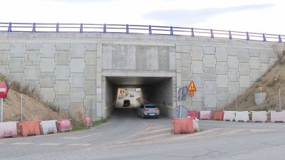 Uno de los puentes que denuncian que tiene falta de visibilidad. / Aragón TV