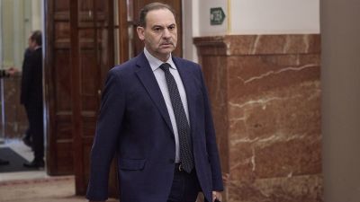 El exministro José Luis Ábalos en los pasillos del Congreso. / Europa Press. Jesús Hellín