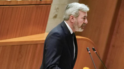El presidente de Aragón ha anunciado en el pleno la construcción de viviendas públicas. / Gobierno de Aragón. Fabián Simón