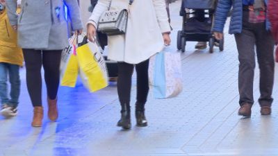 El 'Viernes Negro' da el pistoletazo de salida a las compras navideñas. / Aragón TV