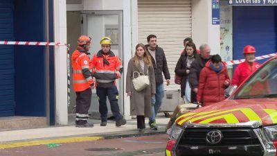 Los vecinos de los bloques desalojados de Huesca podrán sacar sus enseres imprescindibles hasta mañana./ Aragón TV