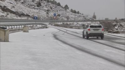 Así está la carretera de Monrepós este jueves. / Aragón TV
