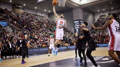 Dubljević anota en el primer cuarto. Foto: Liga ACB
