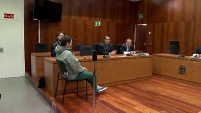 El acusado durante el veredicto del jurado popular. / Aragón TV