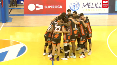 La plantilla del Pamesa Teruel Voleibol al comienzo del encuentro.