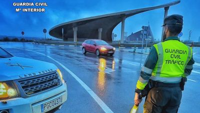 La Guardia Civil de Teruel investiga a un hombre por conducir con el permiso retirado e impago de combustible. / Guardia Civil