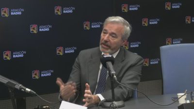 El presidente Jorge Azcón este miércoles en el programa Buenos Días de Aragón Radio. / Aragón TV