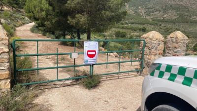 Barrera para cerrar una zona antes de una batida (archivo). / Carme Ripollés / Europa Press