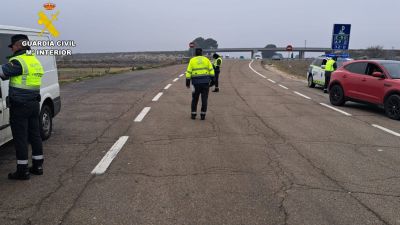 Investigado un conductor por circular a 186 km/h en un tramo limitado a 90 km/h. / Guardia Civil