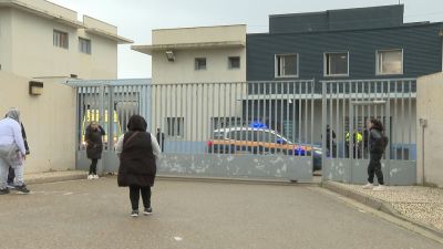 Entrada del centro de menores de Juslibol (Zaragoza). / Aragón TV