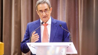Julio Calvo en una intervención como portavoz en el Ayuntamiento de Zaragoza./ Europa Press. Vox