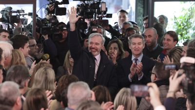 Azcón y Feijóo durante la Junta Directiva Nacional del PP. / EFE. Kiko Huesca