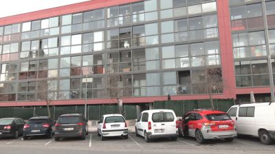 Inmueble en el que se encuentra la vivienda en la que ha ocurrido el crimen. ! Aragón TV