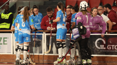 Jordi Capdevila da instrucciones en un partido de esta temporada