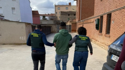 La Guardia Civil de Teruel detiene a una persona como presunta autora de un delito de estafa y apropiación indebida en una residencia de ancianos de Burbáguena. / Guardia Civil