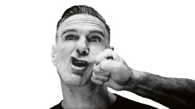 Bryan Adams en la imagen promocional de su gira. /  Europa Press (Handout por Remitida Roig Arena)