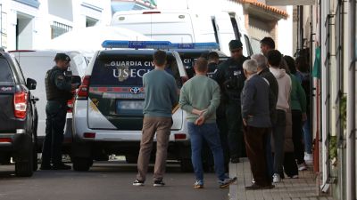 Continúan los registros en la vivienda de los detenidos. / Jorge Armestar (Europa Press)