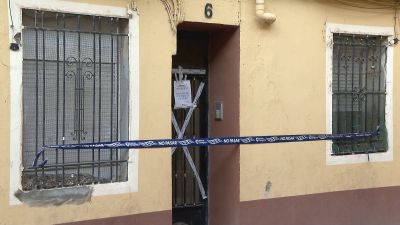 El edificio de la calle Arcadas sigue clausurado tras el desalojo de este martes. / Aragón TV