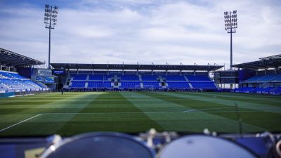 Oltra se estrena con el Huesca ante un Almería herido