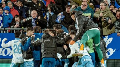 Los jugadores del Real Zaragoza celebran el segundo gol ante el Almería.