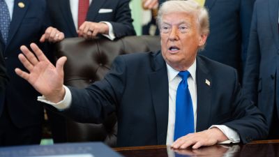 Donald Trump, presidente de los Estados Unidos, este jueves en la Casa Blanca. / Aaron Schwartz (EFE)