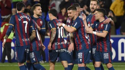 Los jugadores de la SD Huesca celebran un gol de esta temporada.