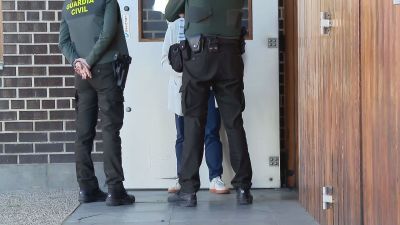 La detenida por un homicidio en La Almunia llega a los Juzgados a prestar declaración./ Aragón TV