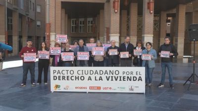 Sindicatos y entidades este lunes en la presentación del Pacto Ciudadano por la Vivienda. / Aragón TV