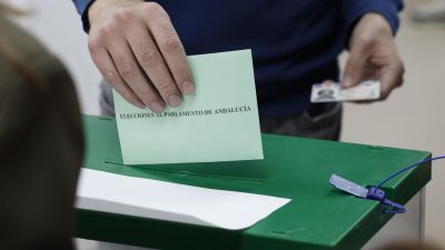 La participación crece un 3 % tras las primeras 5 horas de votaciones. / EFE/ Julio Muñoz | EFE