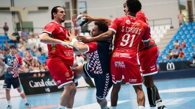 Lance del partido. Foto: Horneo BM Alicante