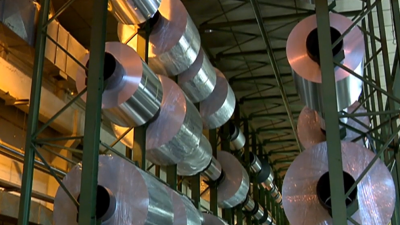 Imagen de archivo de la planta de Iberfoil en Sabiñánigo, donde la empresa ha planteado 53 despidos./ Aragón TV